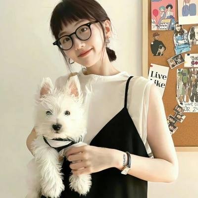 红鞋男子